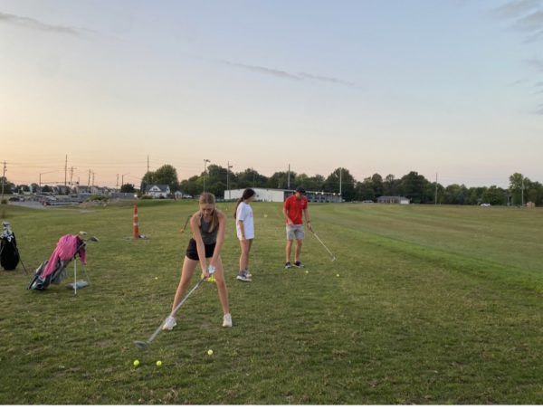 Girls golf prepares for sectionals